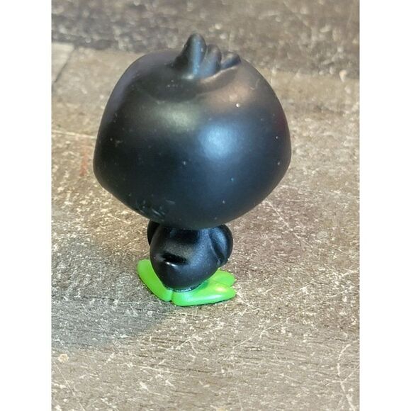 LPS Littlest Pet Shop penguin Hasbro toy figure green feet - Picture 3 of 4